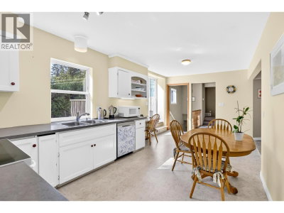 28684 98 Avenue | Maple Ridge British Columbia | Slide Image Ten