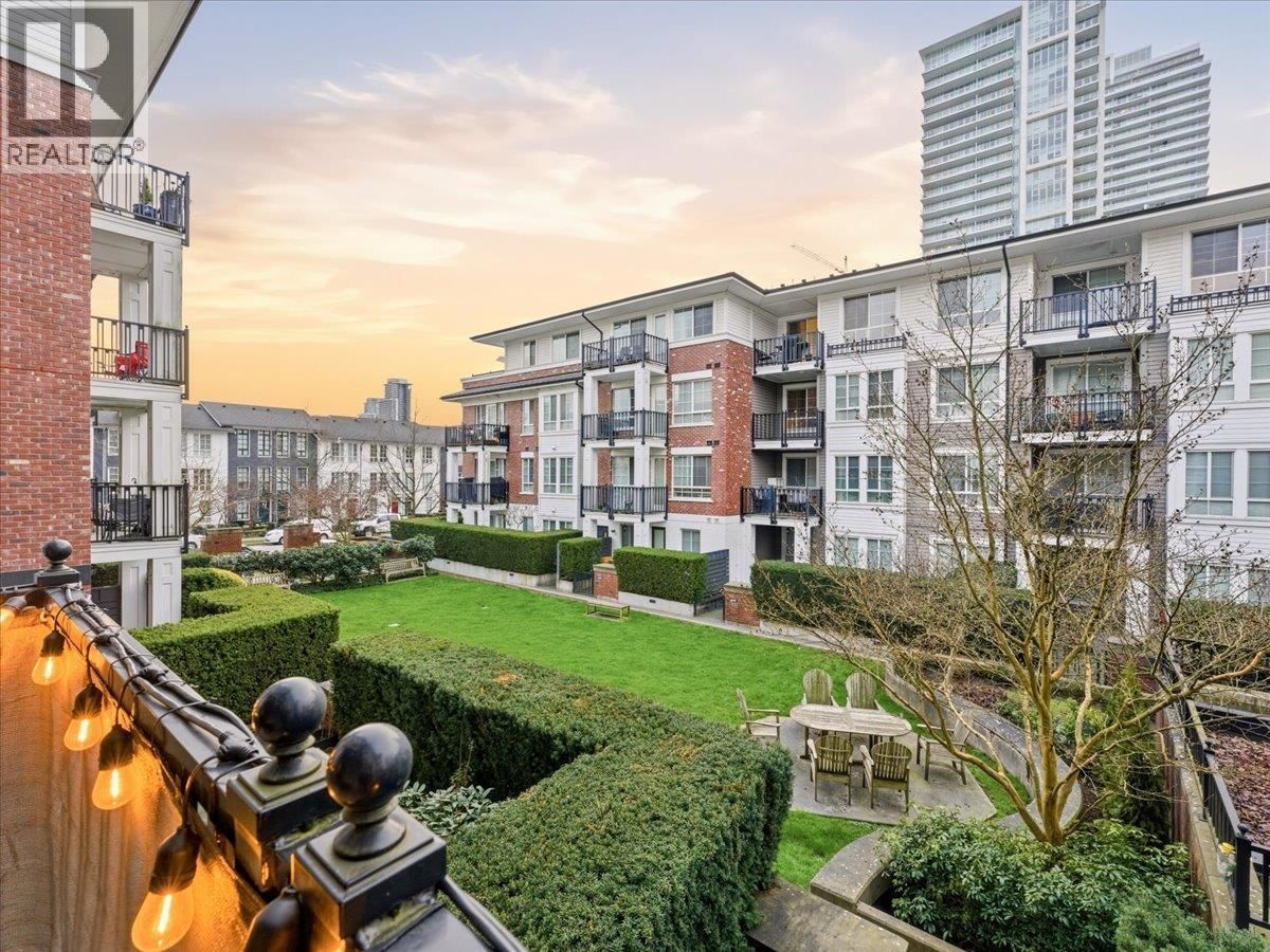 553 FOSTER Avenue, Coquitlam, British Columbia V3J 0B5