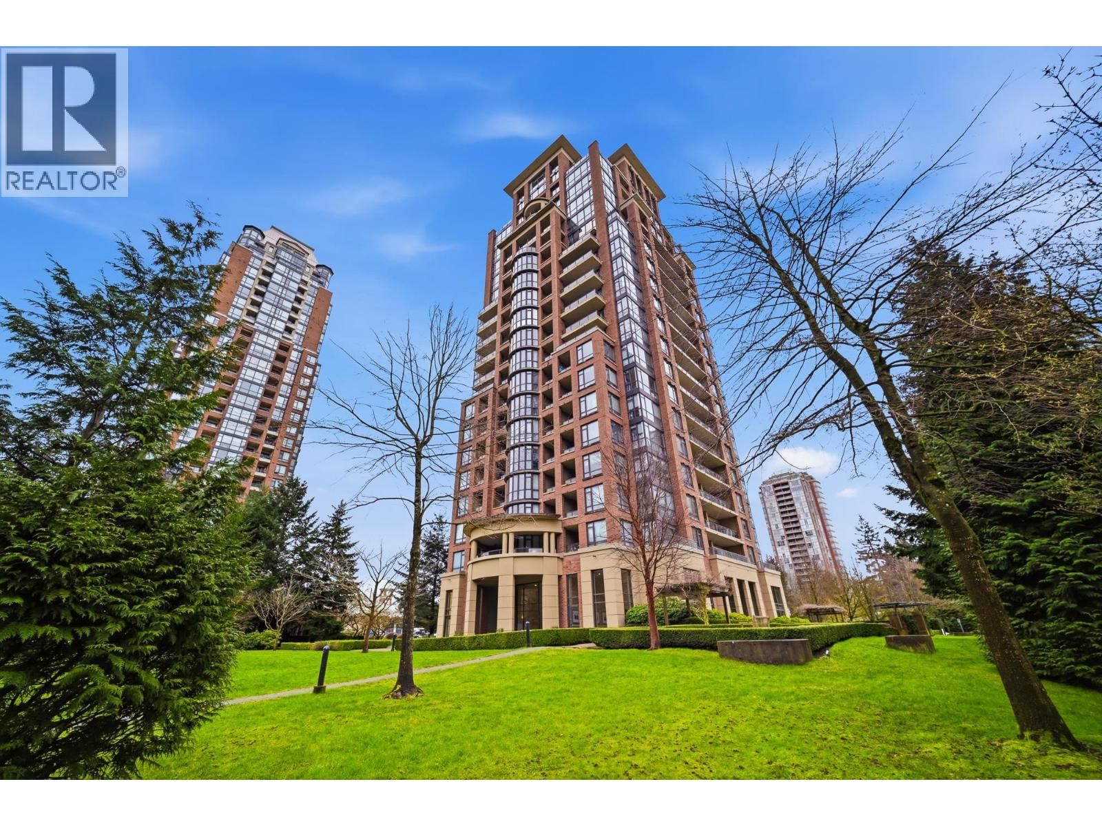 6833 STATION HILL Drive, Burnaby, British Columbia V3N 5E1