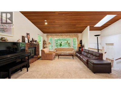 1679 WESTOVER Road | North Vancouver British Columbia | Slide Image Three