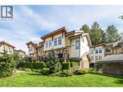 39548 LOGGERS Lane | Squamish British Columbia | Slide Image One