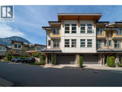 39548 LOGGERS Lane | Squamish British Columbia | Slide Image Thirty-four