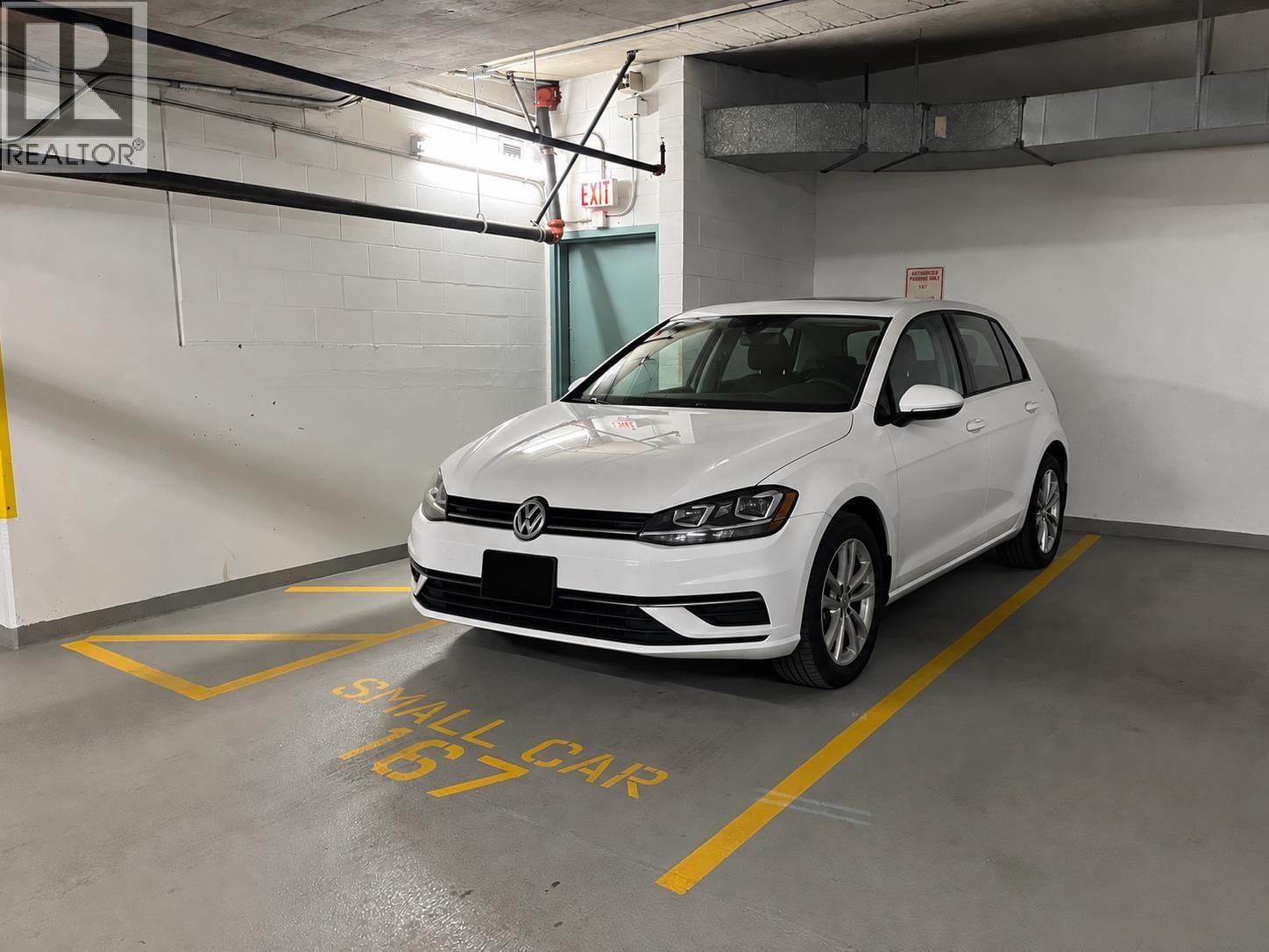1233 PACIFIC Boulevard, Vancouver, British Columbia V6Z 2R6
