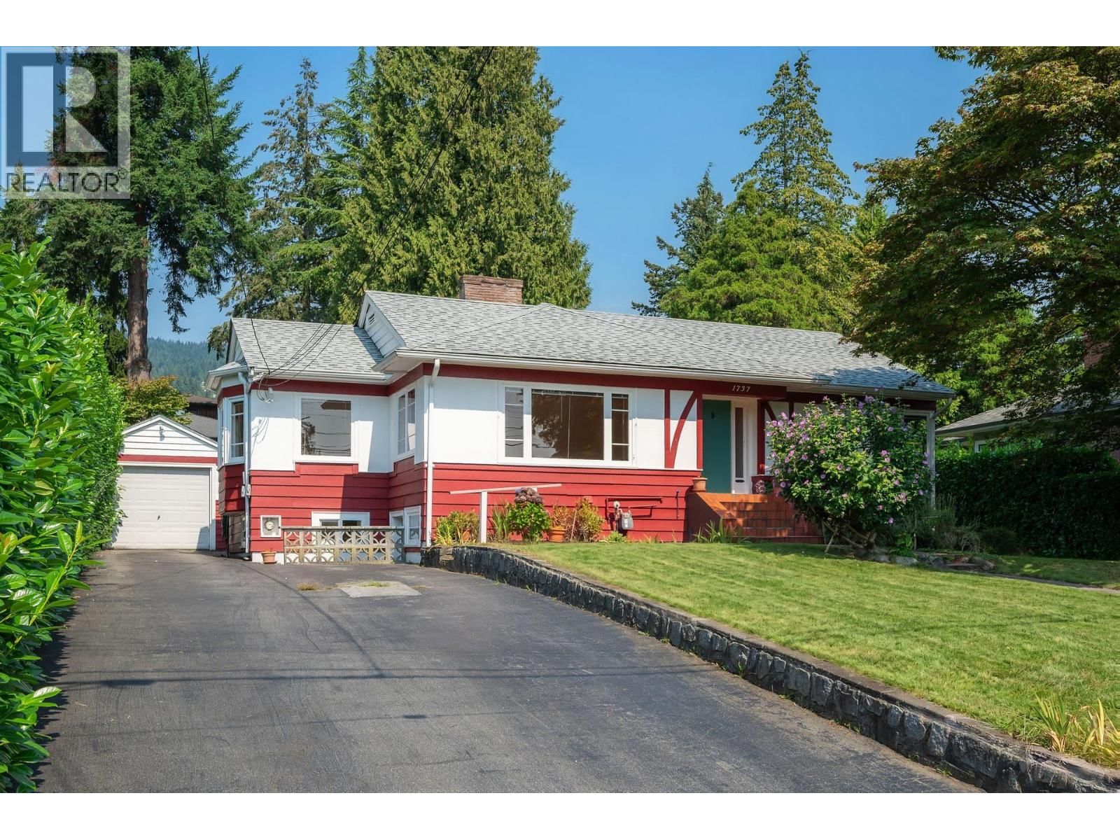 1737 HAYWOOD Avenue, West Vancouver, British Columbia V7V 1W8