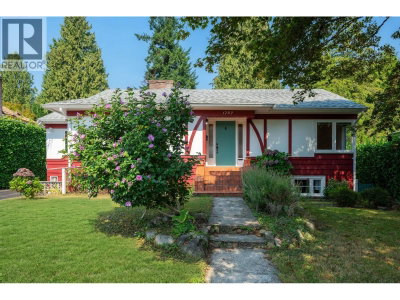 1737 HAYWOOD Avenue | West Vancouver British Columbia | Slide Image Four
