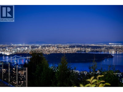 1562 PINECREST Drive | West Vancouver British Columbia | Slide Image Ten