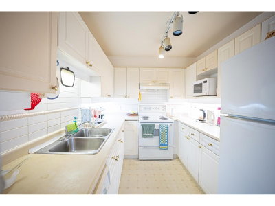 16085 83 Avenue | Surrey British Columbia | Slide Image Nine