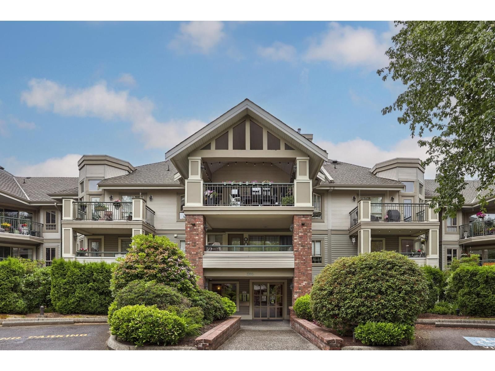22015 48 Avenue, Langley, British Columbia V3A 8L3