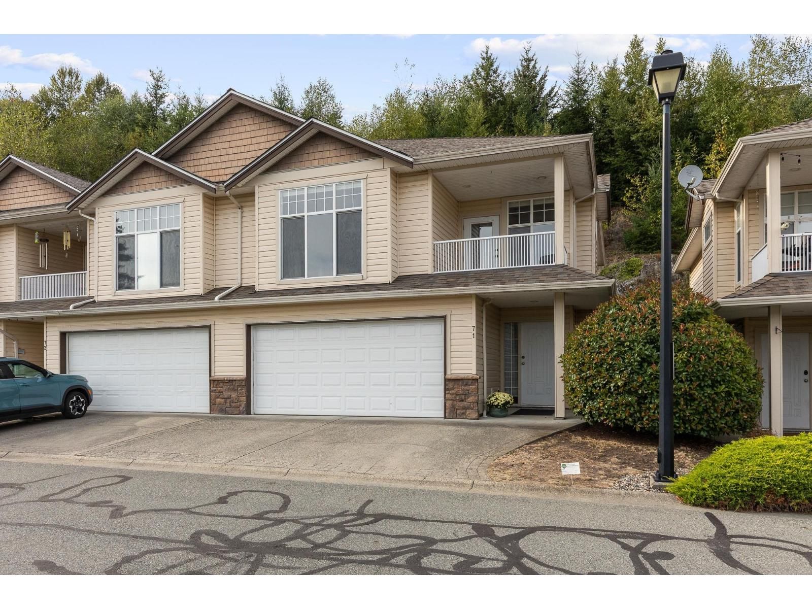 8590 SUNRISE Drive, Chilliwack, British Columbia V2R 3Z4