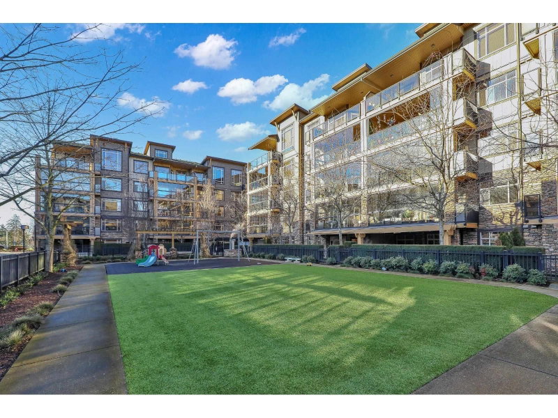 8258 207A Street Langley British Columbia, V2Y 0N3 - 2 Bedrooms Condo For Sale