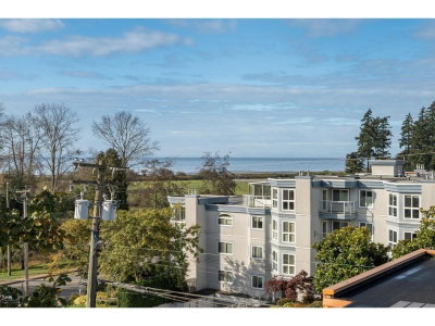 828 STEVENS Street | White Rock British Columbia | Slide Image Thirty-eight