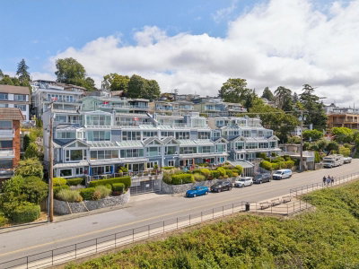 15165 MARINE Drive | White Rock British Columbia | Slide Image Thirty-two