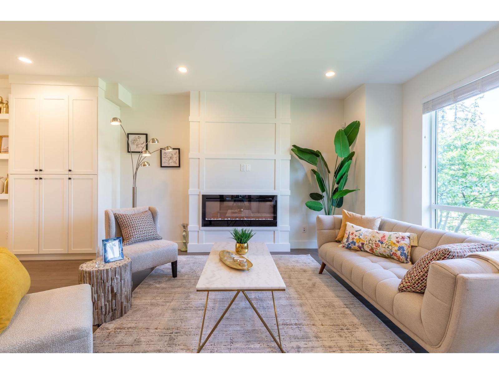 15688 28 Avenue, Surrey, British Columbia V3Z 0N1