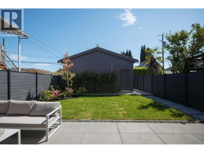 258 19 Avenue | Vancouver British Columbia | Slide Image Eight