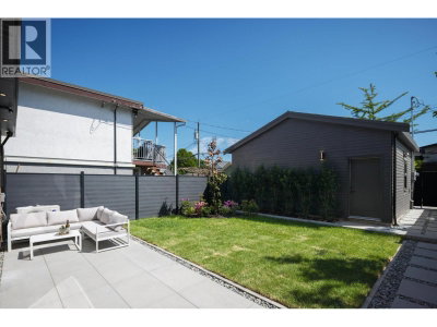 258 19 Avenue | Vancouver British Columbia | Slide Image Nine