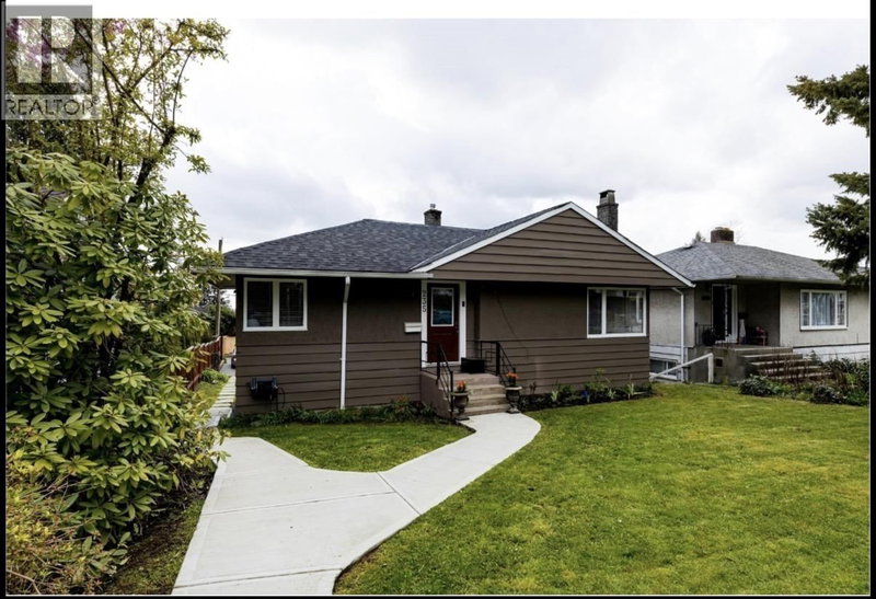 235 27TH Street North Vancouver British Columbia, V7N 2H3 - 6 Bedrooms Home For Sale