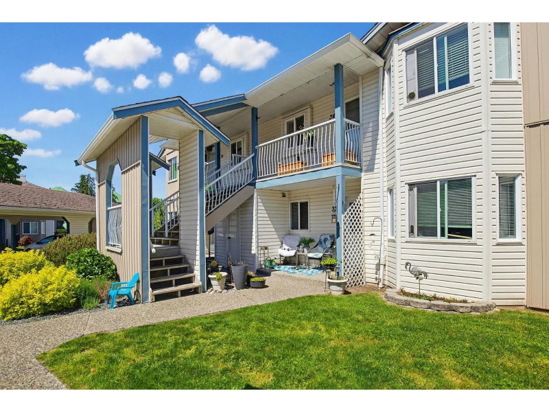 45435 KNIGHT Road Chilliwack British Columbia, V2R 3E8 - 2 Bedrooms Condo For Sale