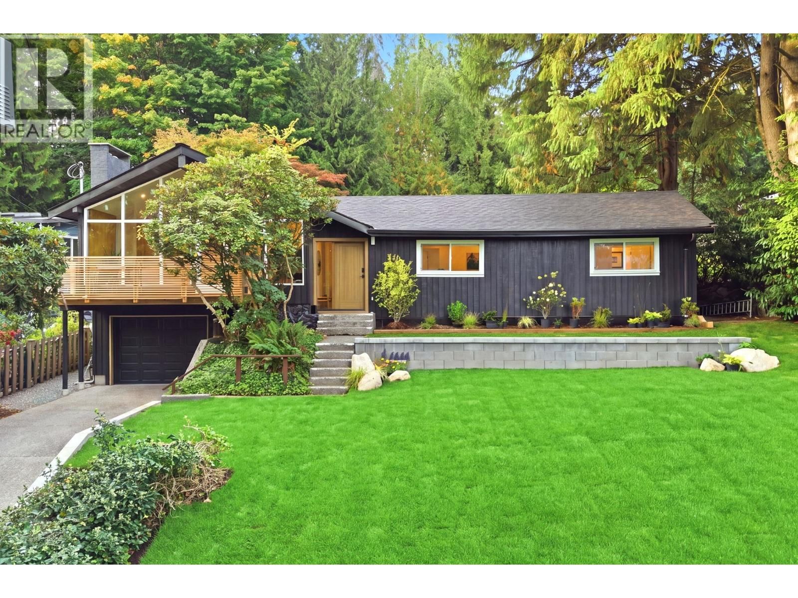 4646 COVE CLIFF Road, North Vancouver, British Columbia V7G 1H6