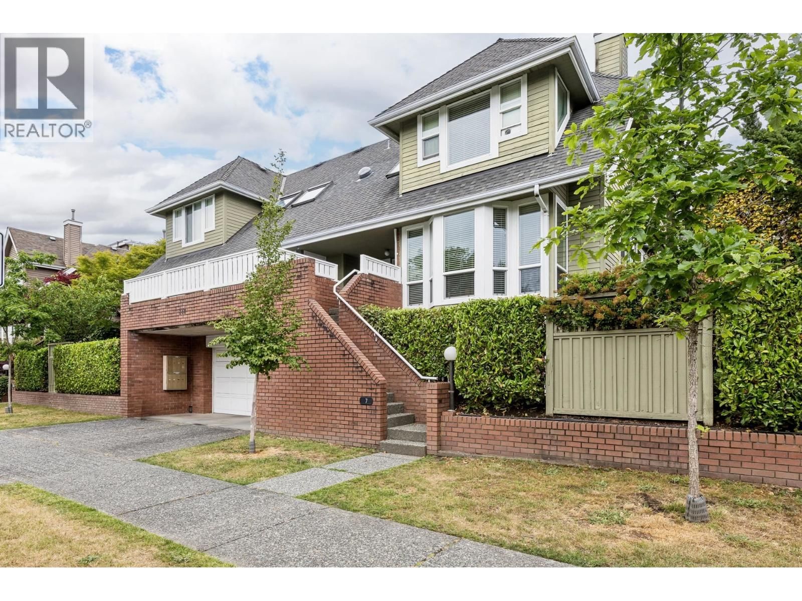 240 KEITH Road, North Vancouver, British Columbia V7L 1V5