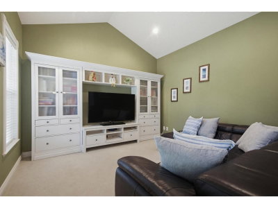 15512 37A Avenue | Surrey British Columbia | Slide Image Ten