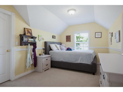 15512 37A Avenue | Surrey British Columbia | Slide Image Fifteen