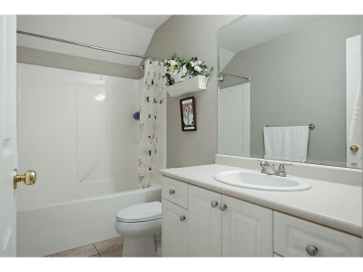 15512 37A Avenue | Surrey British Columbia | Slide Image Seventeen