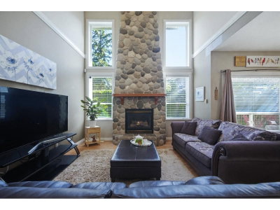 15512 37A Avenue | Surrey British Columbia | Slide Image Three
