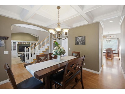 15512 37A Avenue | Surrey British Columbia | Slide Image Nine