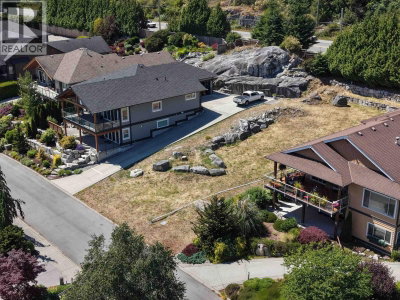 6014 SILVERSTONE Lane | Sechelt British Columbia | Slide Image Eleven