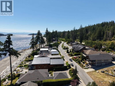 6014 SILVERSTONE Lane | Sechelt British Columbia | Slide Image Twelve