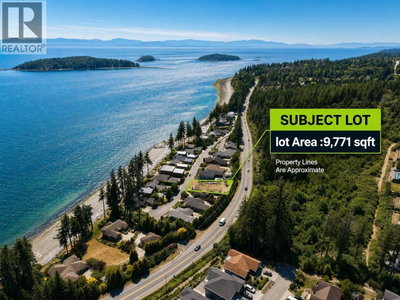 6014 SILVERSTONE Lane | Sechelt British Columbia | Slide Image Two