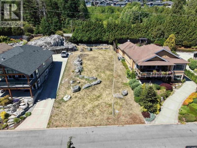 6014 SILVERSTONE Lane | Sechelt British Columbia | Slide Image Six