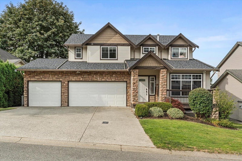 35475 STRATHCONA Court Abbotsford British Columbia, V3G 3A2 - 7 Bedrooms Home For Sale