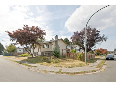 7567 114 Street | Delta British Columbia | Slide Image Two
