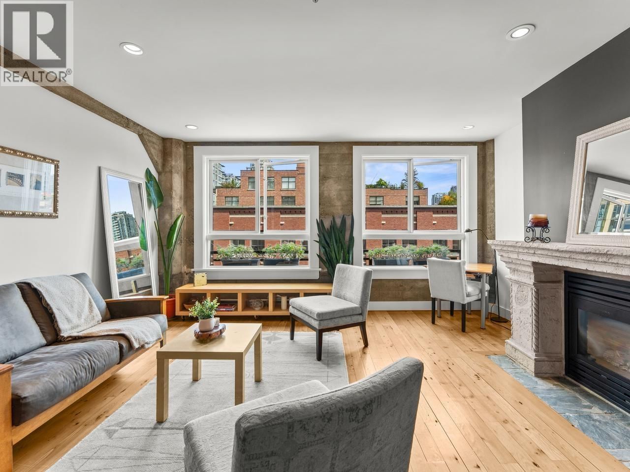 1216 HOMER Street, Vancouver, British Columbia V6B 6K5