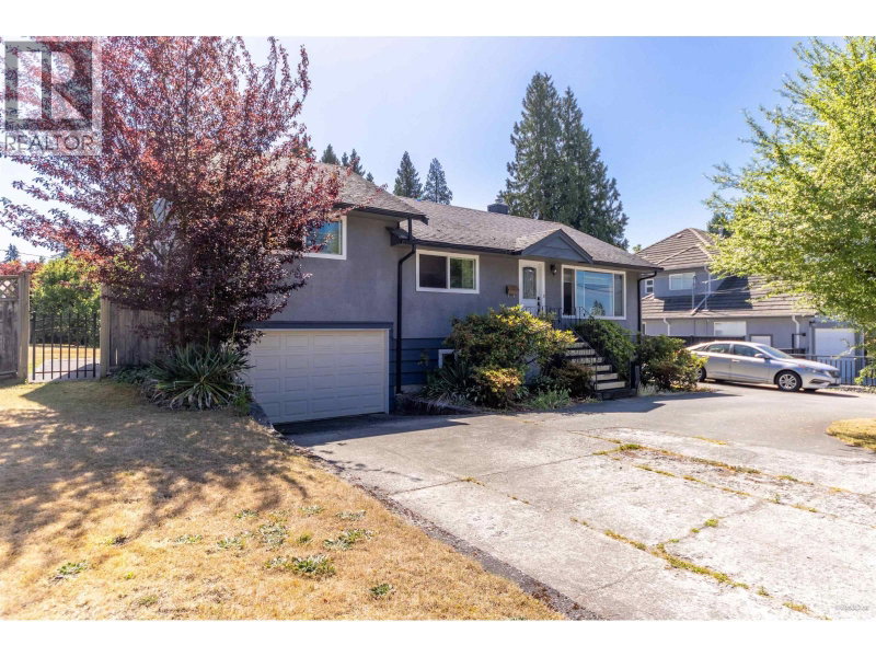 539 SCHOOLHOUSE Street Coquitlam British Columbia, V3J 5N8 - 6 Bedrooms Home For Sale
