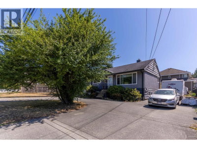 539 SCHOOLHOUSE Street | Coquitlam British Columbia | Slide Image Two