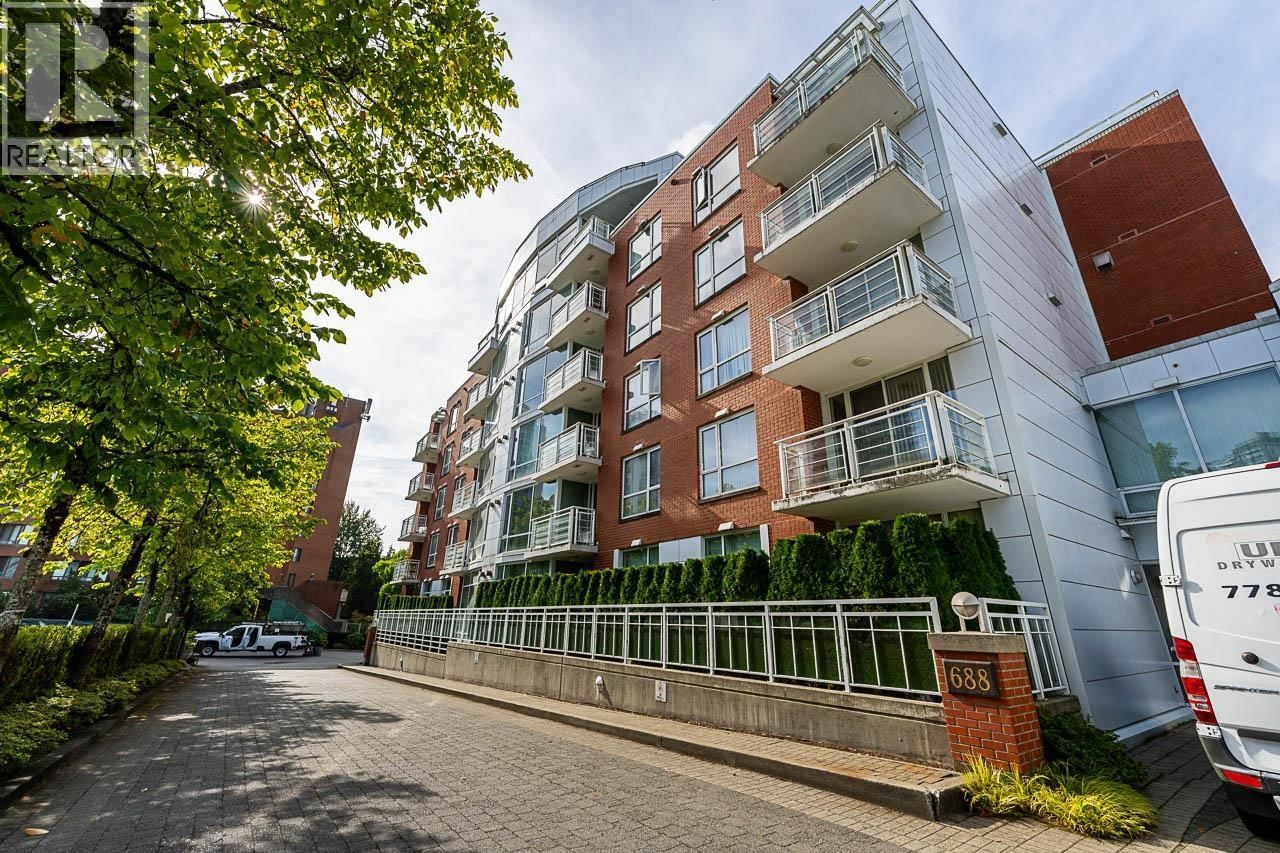 688 FAIRCHILD Road, Vancouver, British Columbia V5Z 4P7