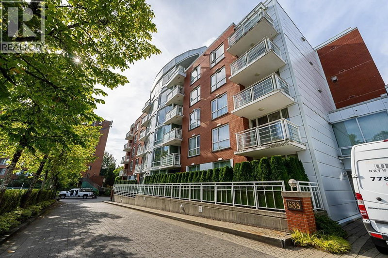 688 FAIRCHILD Road Vancouver British Columbia, V5Z 4P7 - 3 Bedrooms Condo For Sale