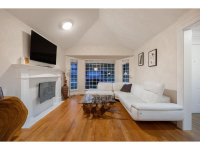 15295 111A Avenue | Surrey British Columbia | Slide Image Three