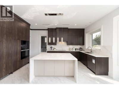 10740 ANAHIM Drive | Richmond British Columbia | Slide Image Eight