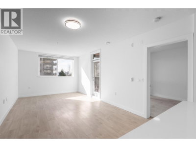 108 8TH Street | North Vancouver British Columbia | Slide Image Eight