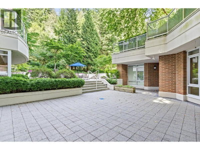 5615 HAMPTON Place | Vancouver British Columbia | Slide Image Three