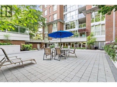 5615 HAMPTON Place | Vancouver British Columbia | Slide Image Four