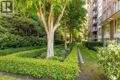5615 HAMPTON Place | Vancouver British Columbia | Slide Image Seven