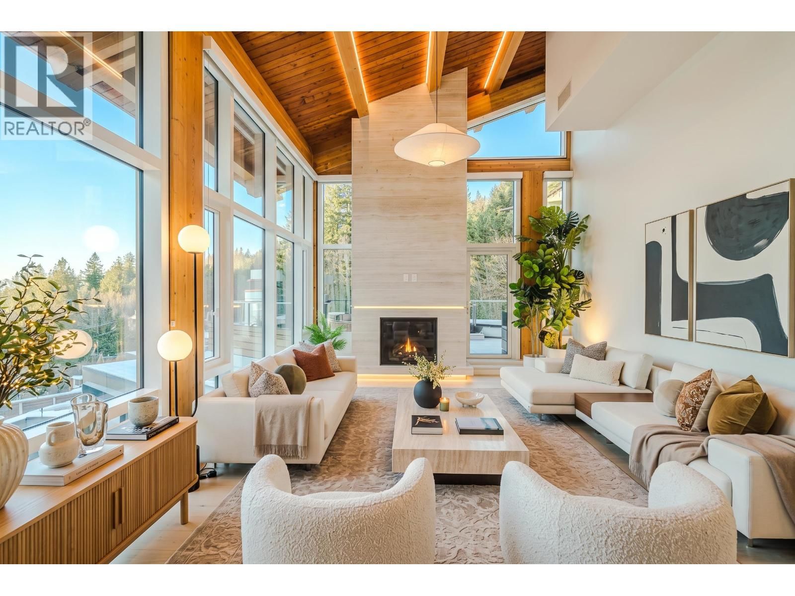 6687 NELSON Avenue, West Vancouver, British Columbia V7W 2B2
