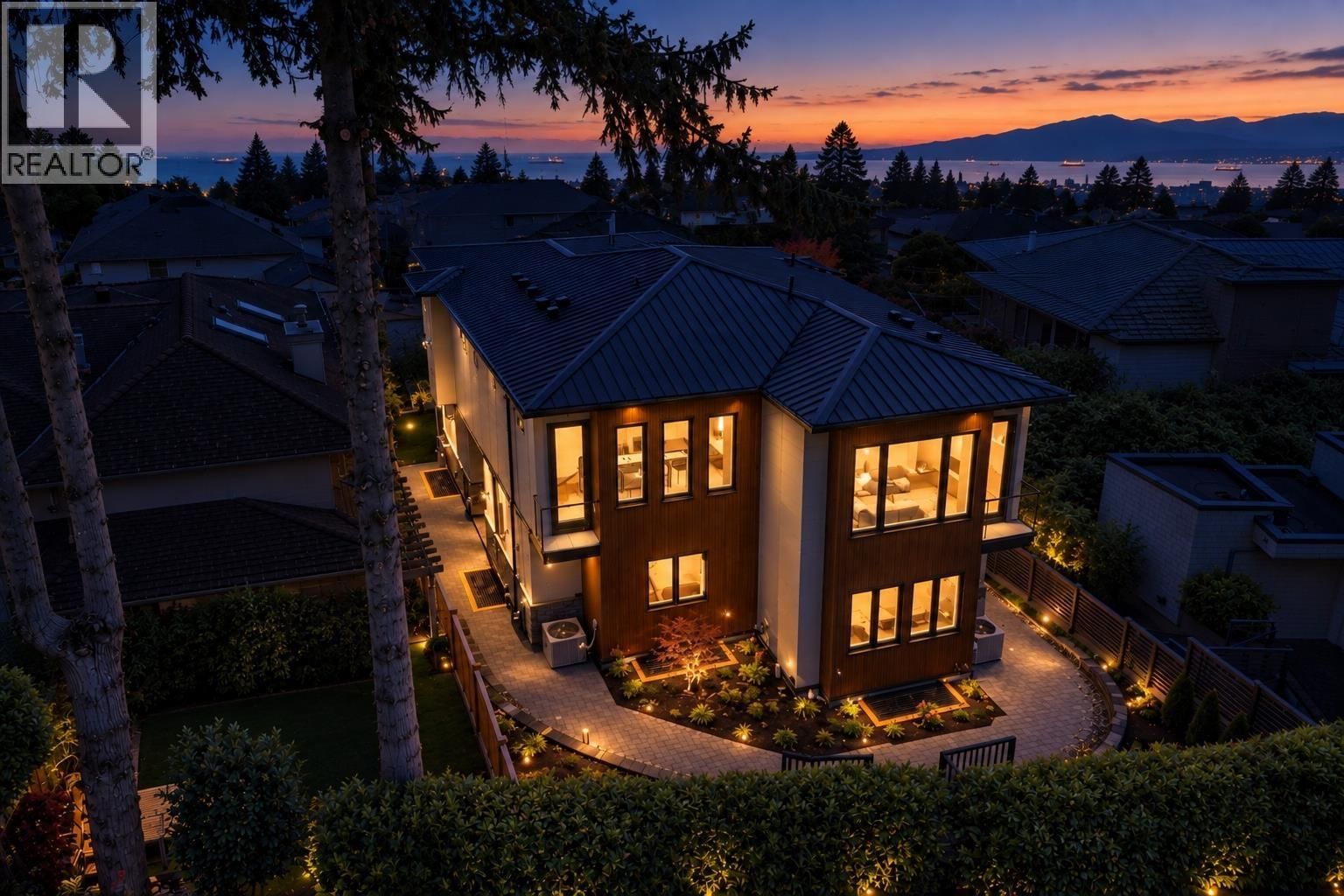 2378 MARINE Drive, West Vancouver, British Columbia V7V 1K8