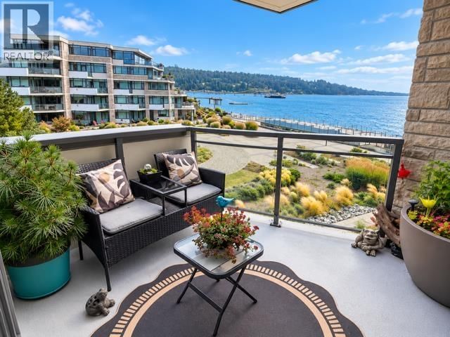 5725 TEREDO Street, Sechelt, British Columbia V7Z 0J7