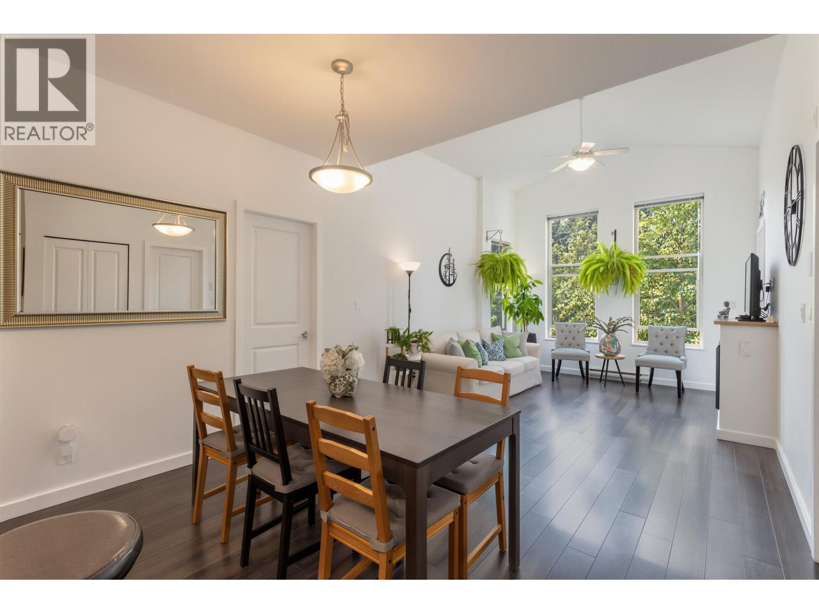 265 ROSS Drive, New Westminster, British Columbia V3L 0C8