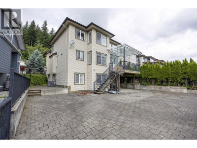 3010 MAPLEWOOD Court | Coquitlam British Columbia | Slide Image Three